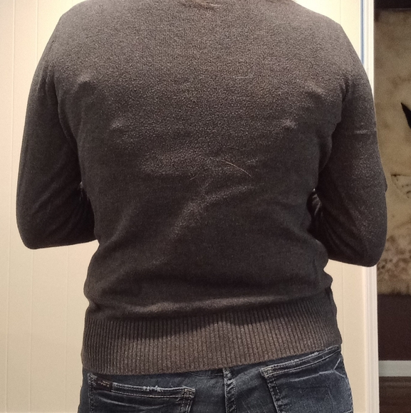 Simple Top - Picture 2 of 4